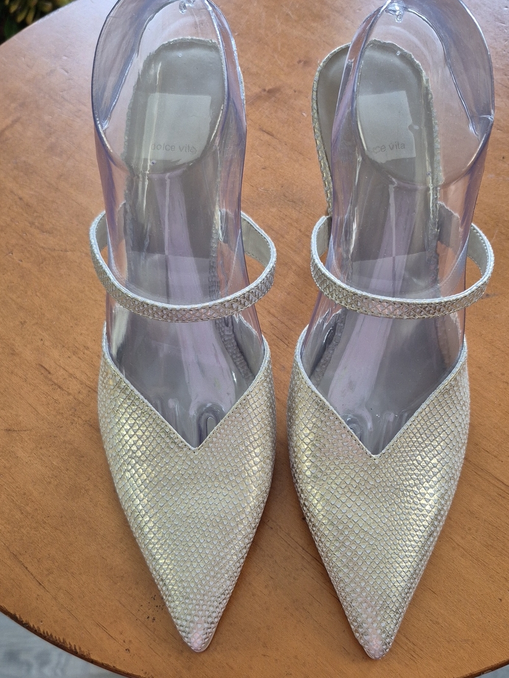 Dolce Vita Kanika Champagne Metallic Pointed Toe Heels - Gold. NWOB. Size 9